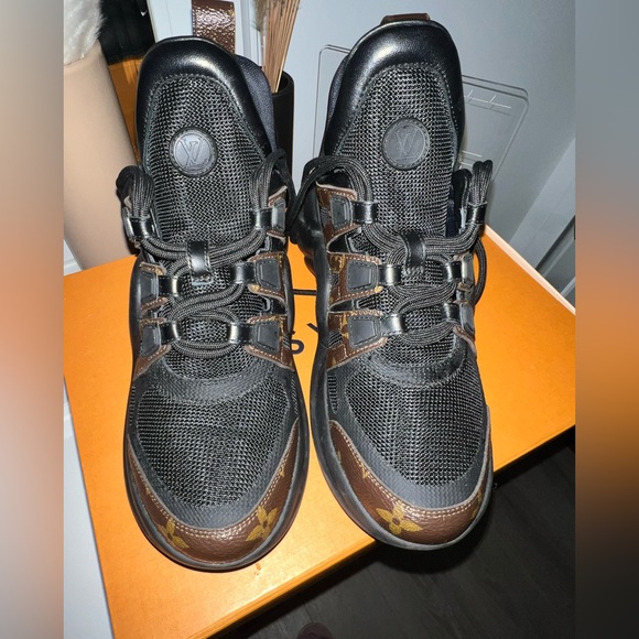 Louis Vuitton LV Archlight Sneakers Size 38 - Picture 2 of 4